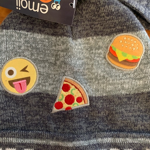 Kids knit hat & glove set with knit “Chow Down” - Picture 2 of 8